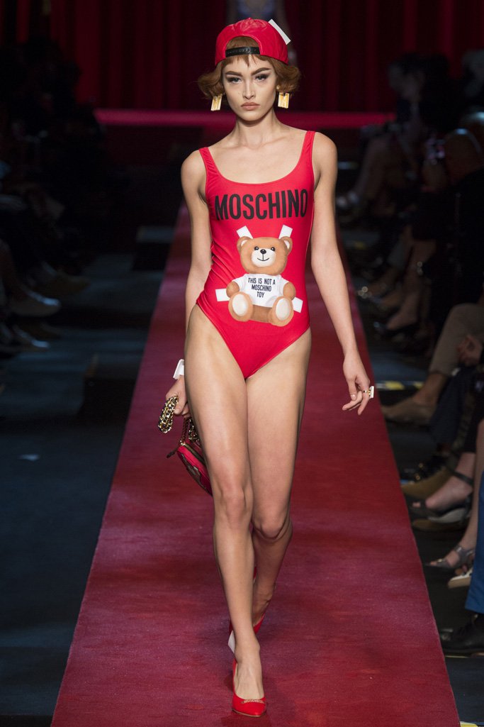 Moschino（莫斯奇诺）2024米兰时装周女装秀