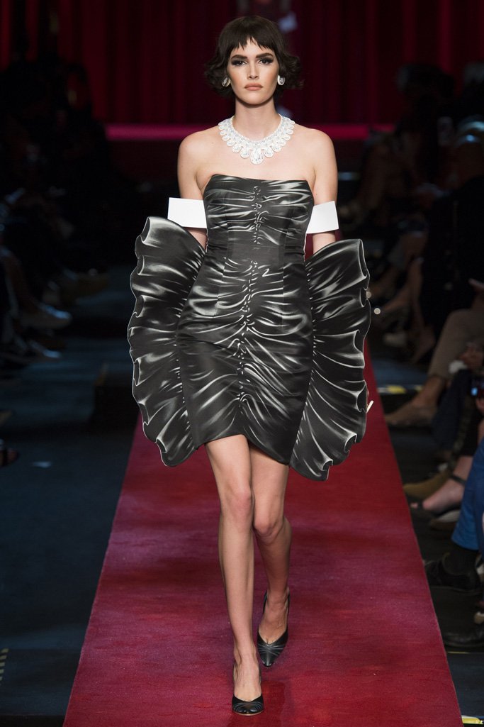 Moschino（莫斯奇诺）2024米兰时装周女装秀