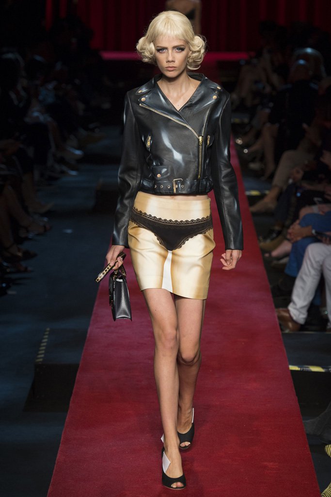 Moschino（莫斯奇诺）2024米兰时装周女装秀