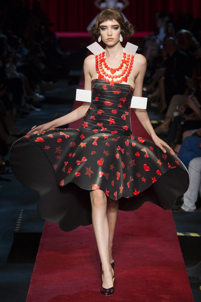 Moschino（莫斯奇诺）2024米兰时装周女装秀