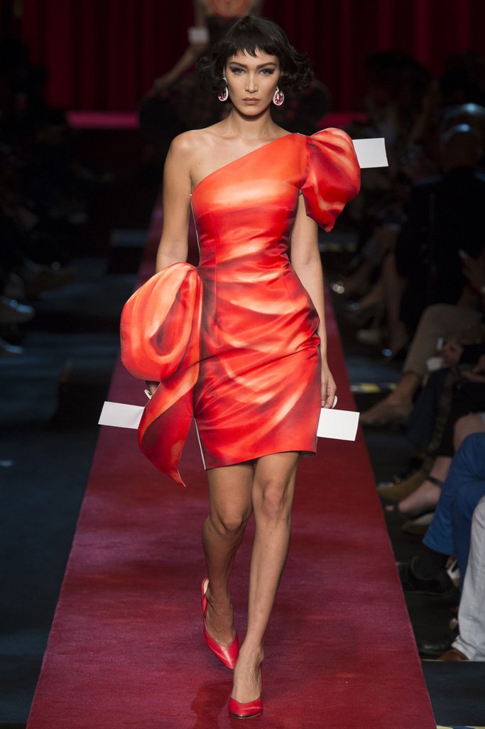 Moschino（莫斯奇诺）2024米兰时装周女装秀