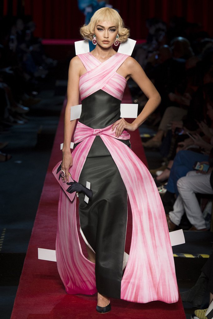 Moschino（莫斯奇诺）2024米兰时装周女装秀