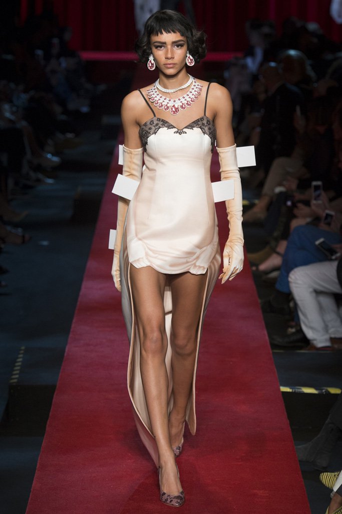 Moschino（莫斯奇诺）2024米兰时装周女装秀