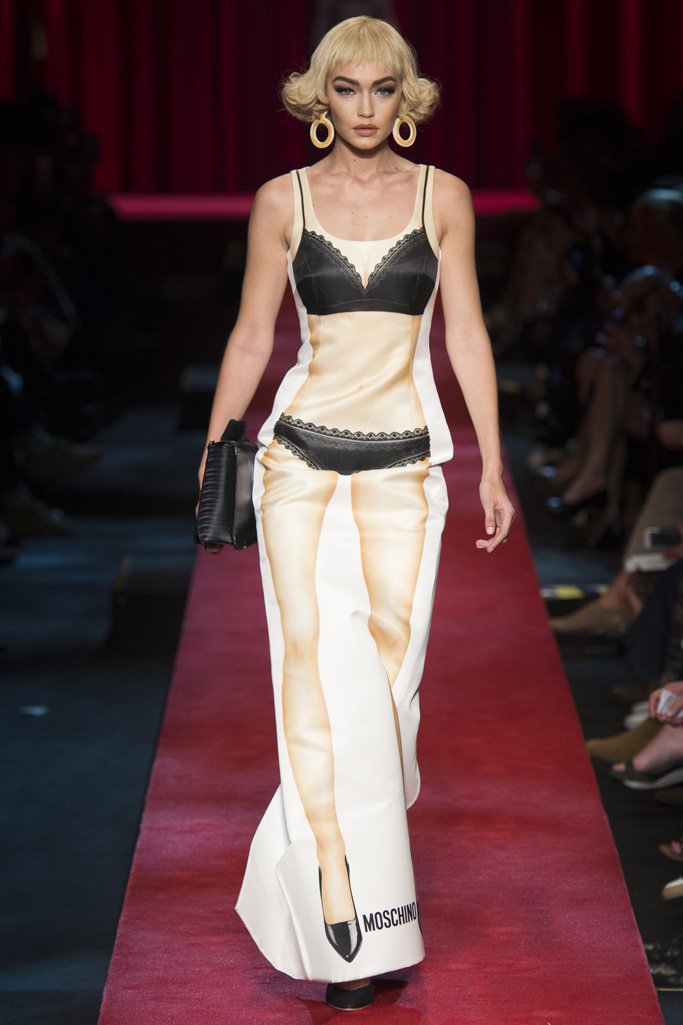 Moschino（莫斯奇诺）2024米兰时装周女装秀
