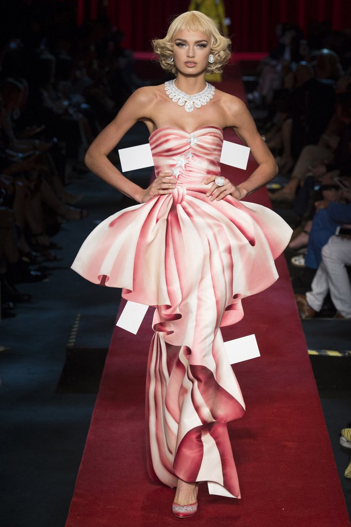 Moschino（莫斯奇诺）2024米兰时装周女装秀