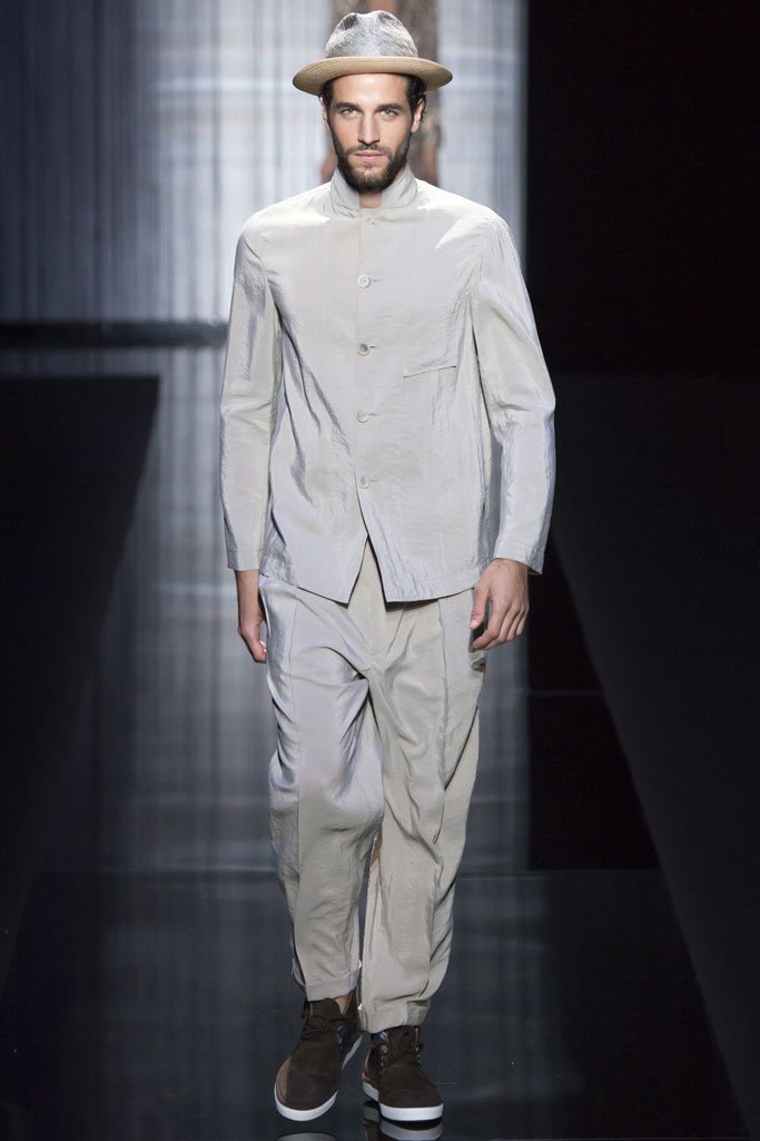 Giorgio Armani（乔治·阿玛尼）2024米兰时装周女装秀