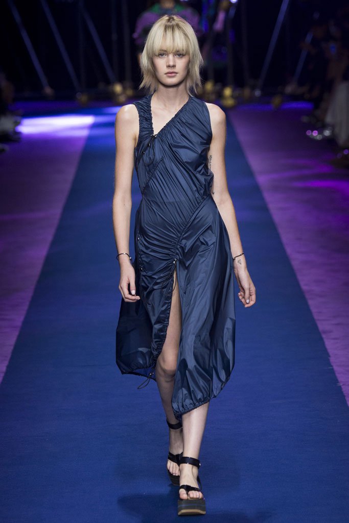 Versace（范思哲）2024米兰时装周女装秀