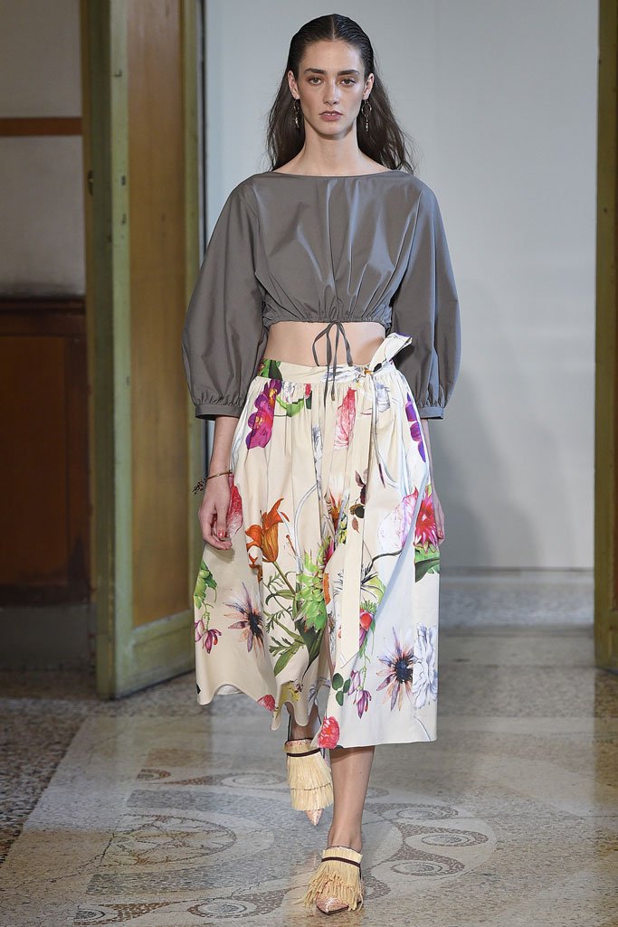 Blumarine（蓝色情人）2024米兰时装周女装秀