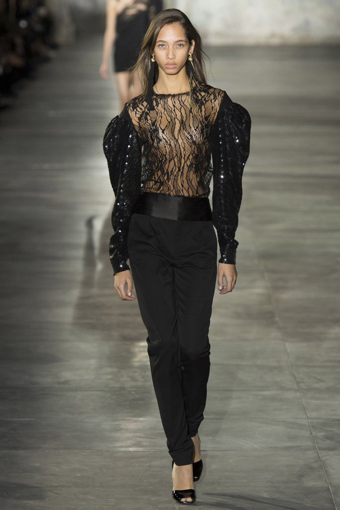 Saint Laurent（圣罗兰）2024春夏巴黎时装周时装秀