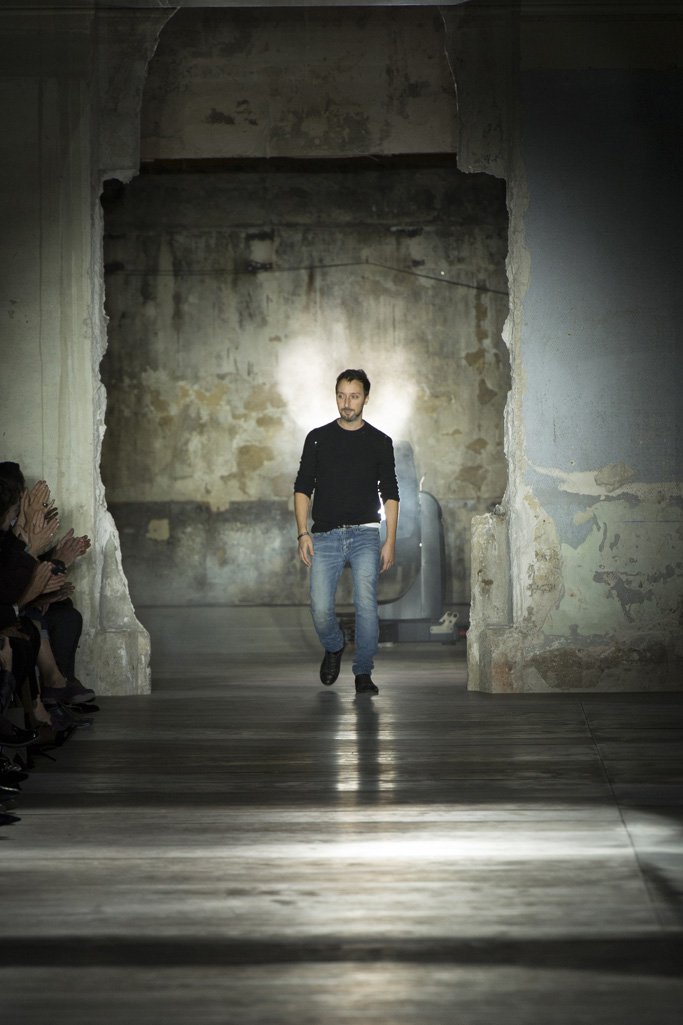 Saint Laurent（圣罗兰）2024春夏巴黎时装周时装秀