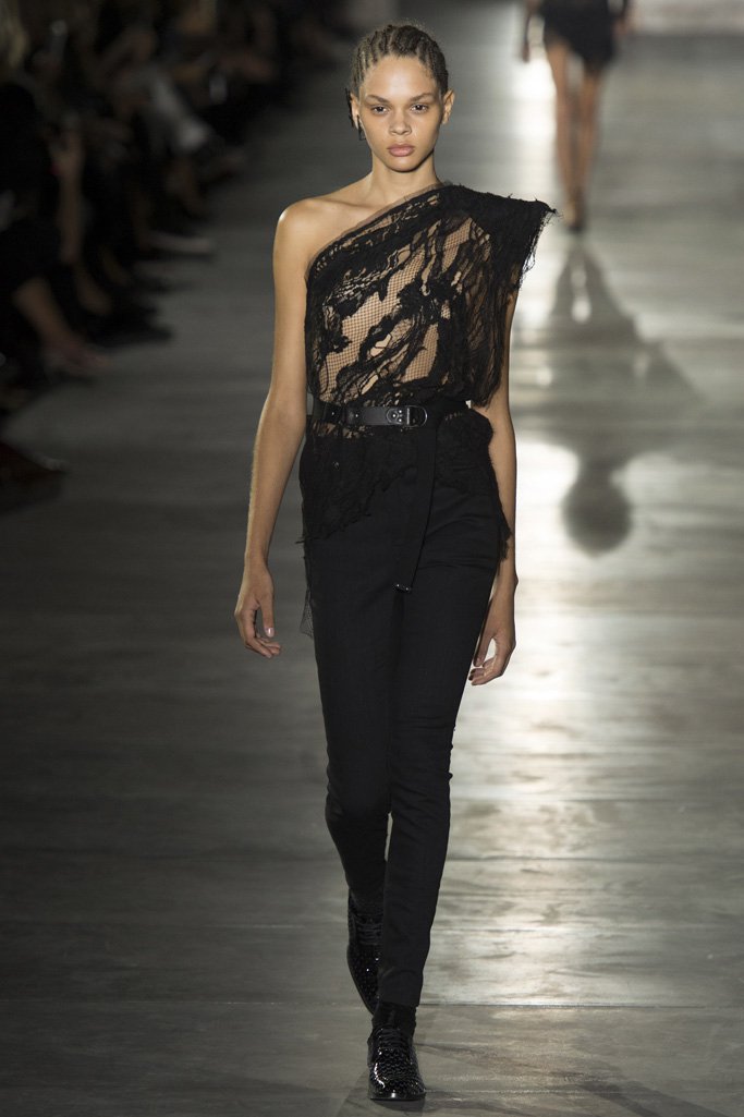 Saint Laurent（圣罗兰）2024春夏巴黎时装周时装秀
