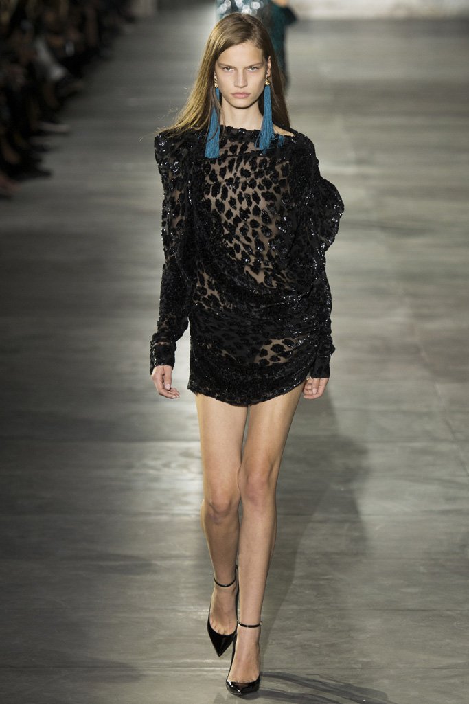 Saint Laurent（圣罗兰）2024春夏巴黎时装周时装秀