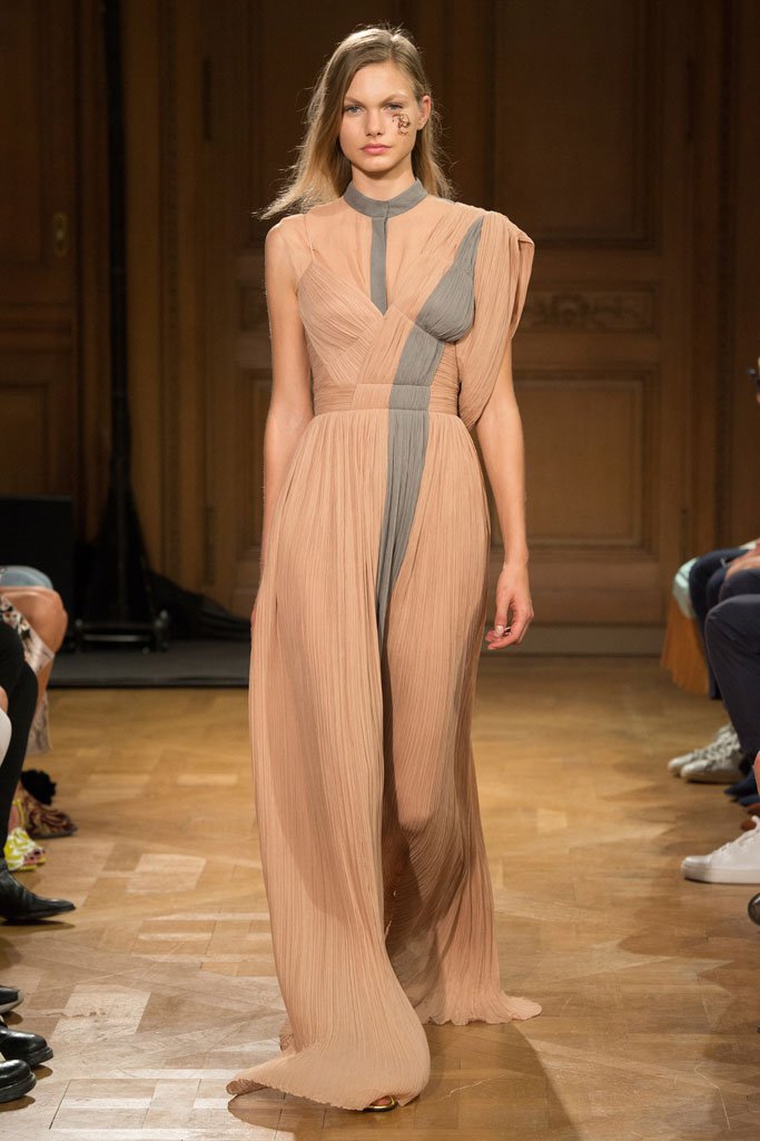 Vionnet（薇欧奈）2024巴黎时装周女装时装秀