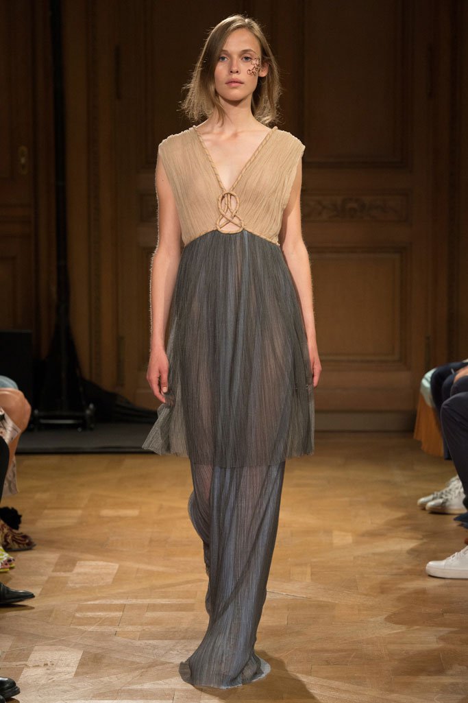 Vionnet（薇欧奈）2024巴黎时装周女装时装秀