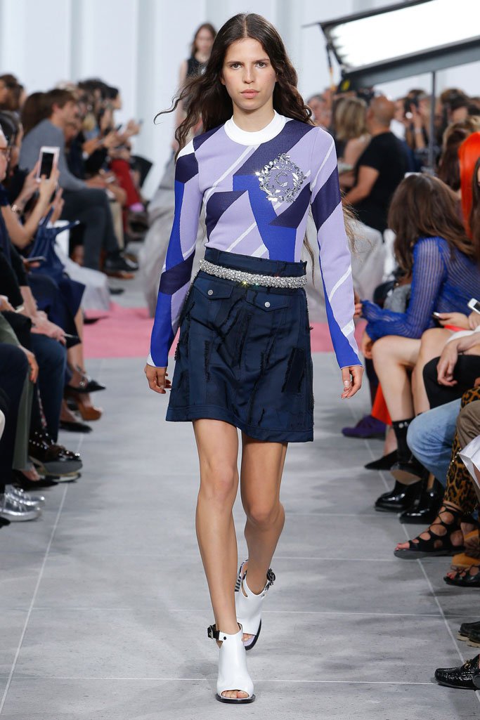 Carven（卡纷）2024春夏巴黎时装周女装秀