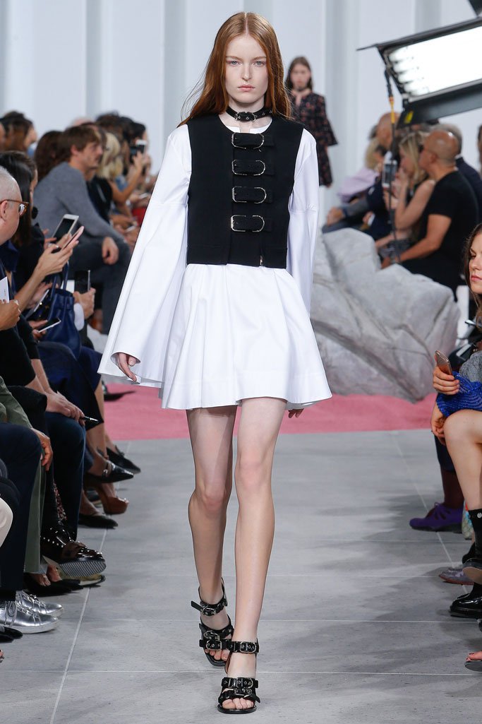 Carven（卡纷）2024春夏巴黎时装周女装秀