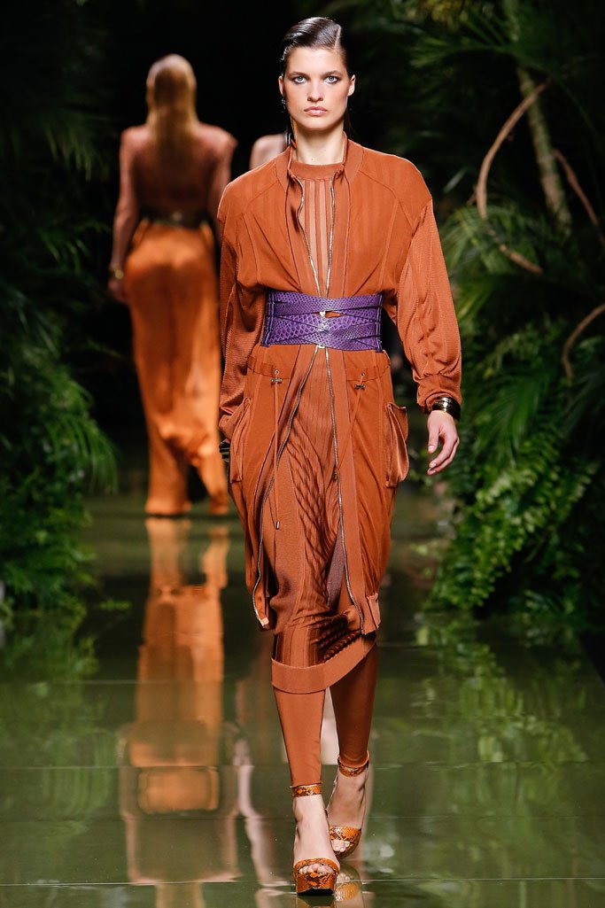 Balmain（巴尔曼）2024春夏巴黎时装周女装秀