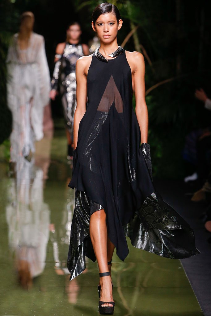 Balmain（巴尔曼）2024春夏巴黎时装周女装秀