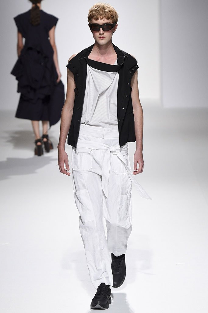 Chalayan（卡拉扬）2024巴黎时装周女装秀