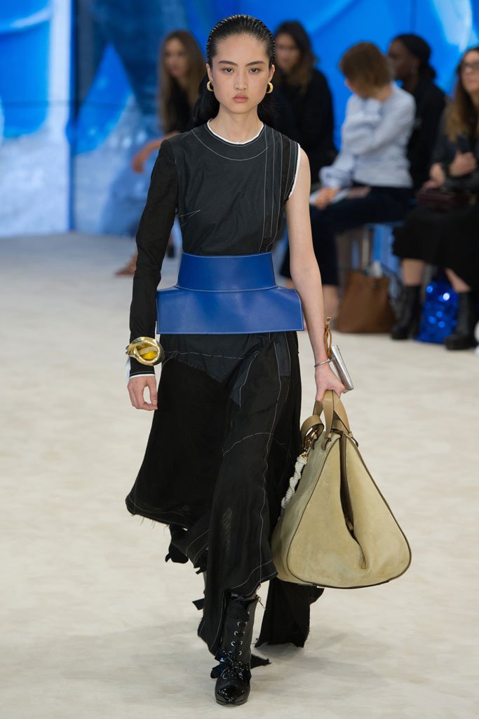 Loewe（罗意威）2024巴黎时装周女装秀