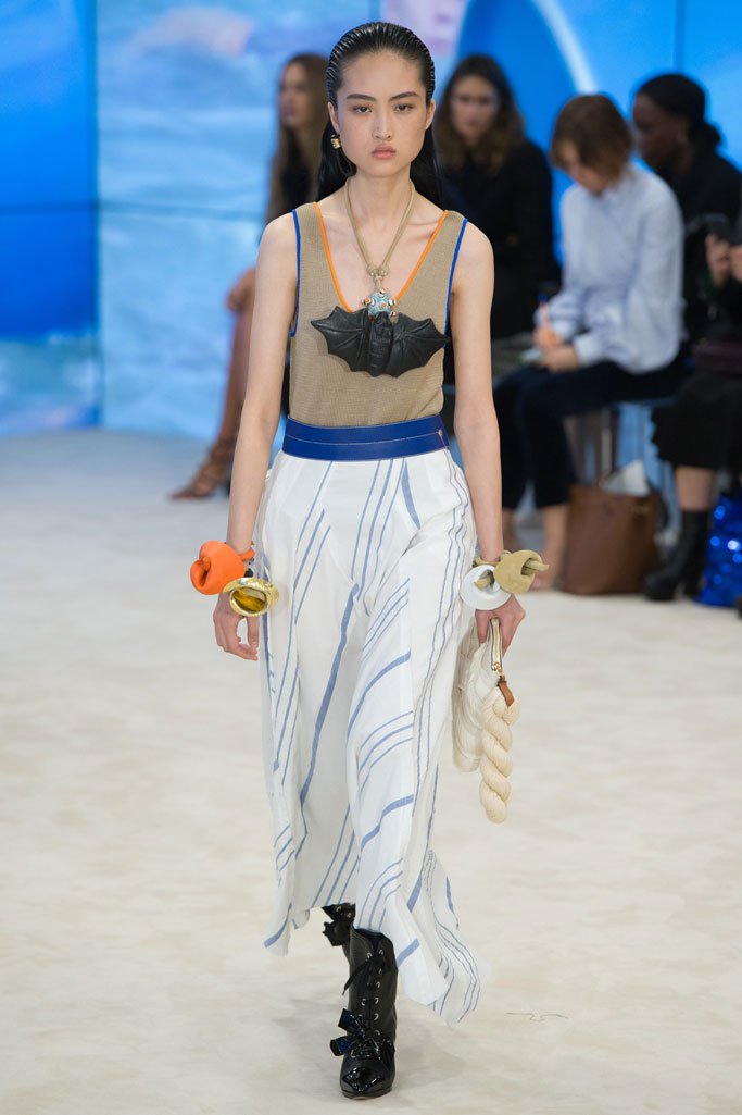 Loewe（罗意威）2024巴黎时装周女装秀