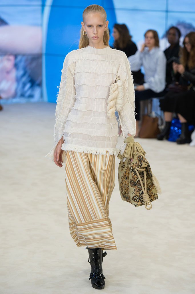 Loewe（罗意威）2024巴黎时装周女装秀
