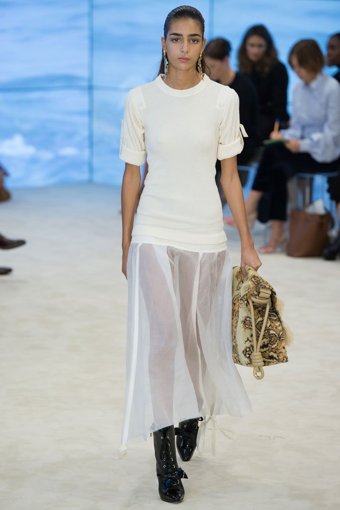 Loewe（罗意威）2024巴黎时装周女装秀