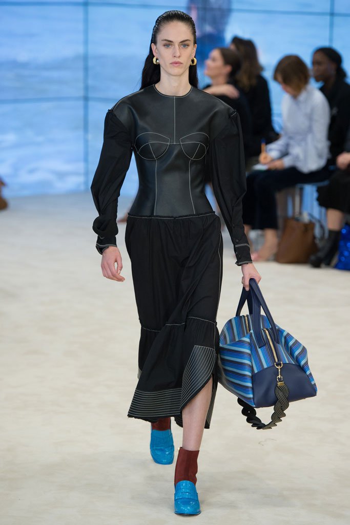 Loewe（罗意威）2024巴黎时装周女装秀