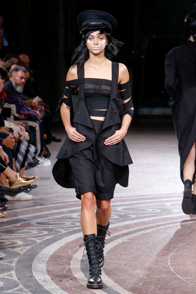 Yohji Yamamoto（山本耀司）2024巴黎时装周时装秀