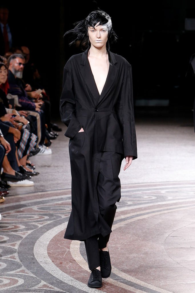 Yohji Yamamoto（山本耀司）2024巴黎时装周时装秀