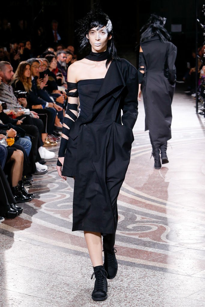 Yohji Yamamoto（山本耀司）2024巴黎时装周时装秀
