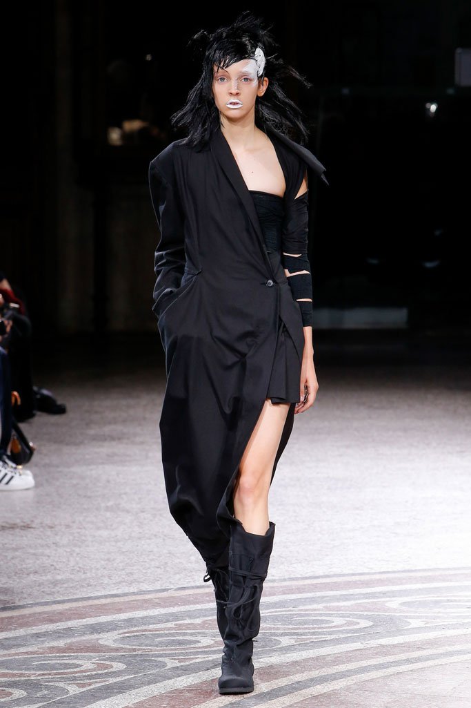 Yohji Yamamoto（山本耀司）2024巴黎时装周时装秀