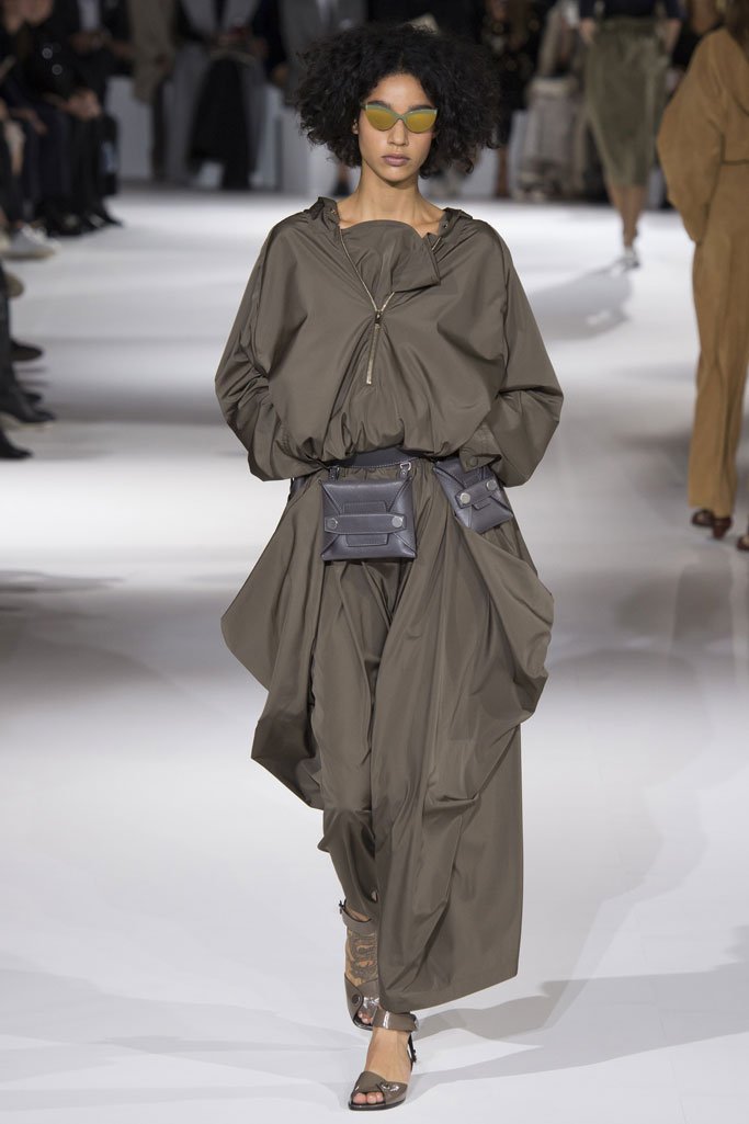 Stella McCartney 2024春夏巴黎时装周时装秀