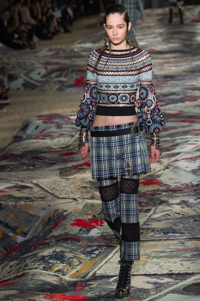 Alexander McQueen 2024春夏巴黎时装周时装秀