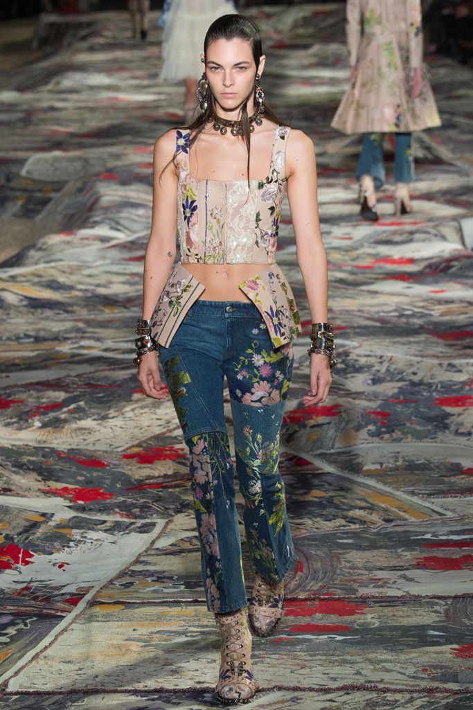 Alexander McQueen 2024春夏巴黎时装周时装秀