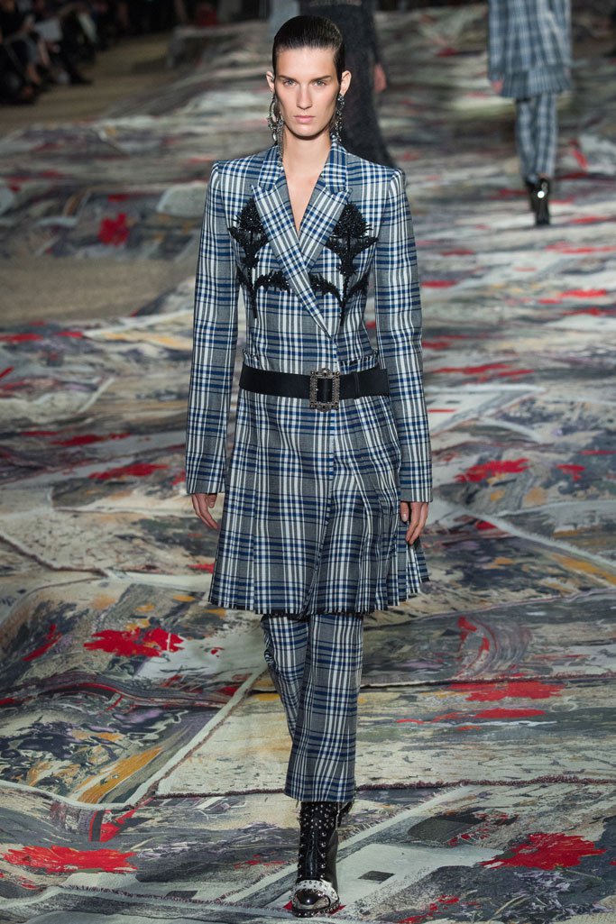 Alexander McQueen 2024春夏巴黎时装周时装秀