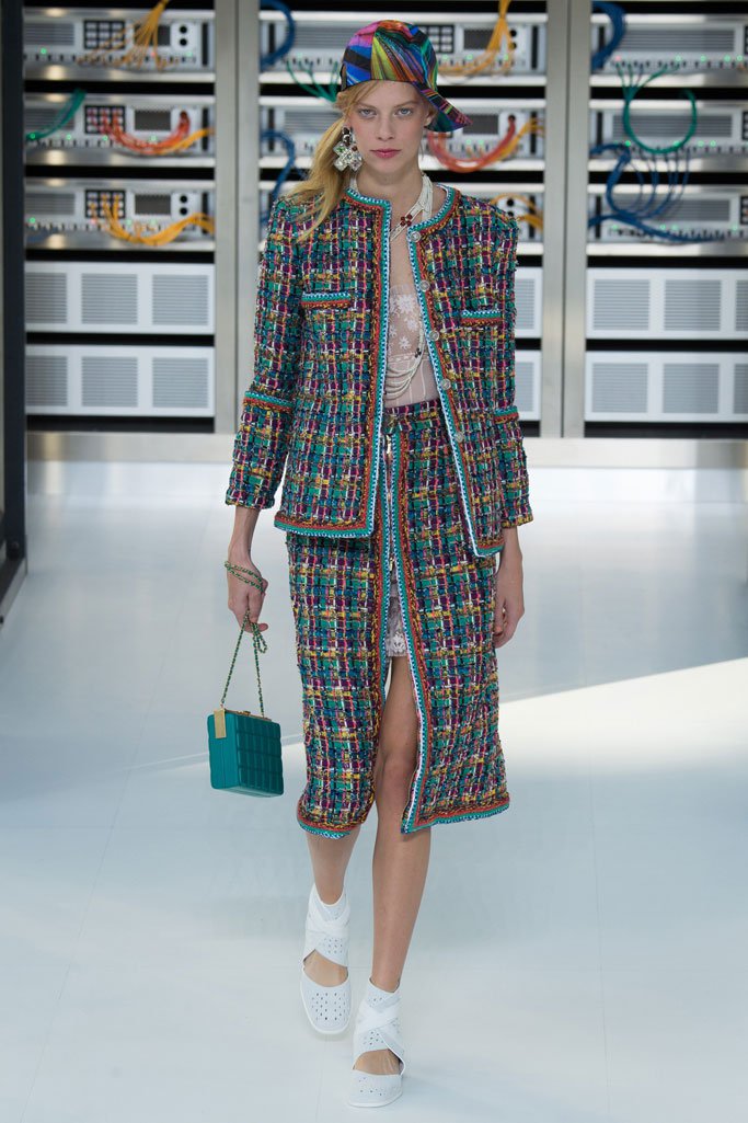 Chanel（香奈儿）2024春夏巴黎时装周时装秀