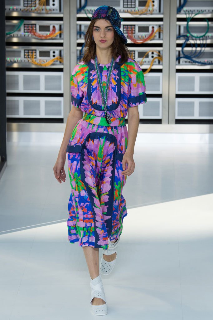 Chanel（香奈儿）2024春夏巴黎时装周时装秀