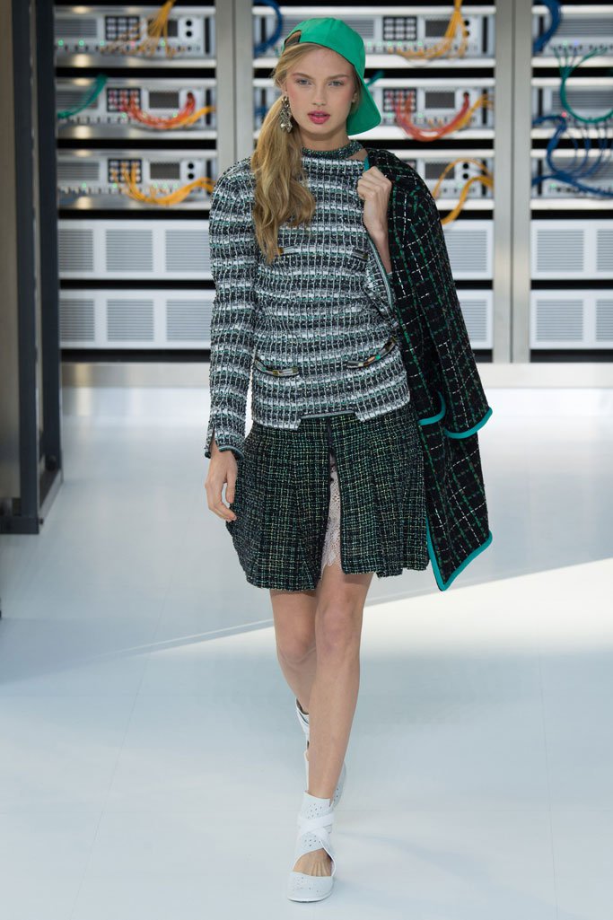 Chanel（香奈儿）2024春夏巴黎时装周时装秀