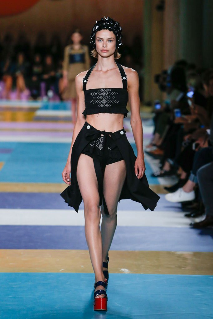 Miu Miu（缪缪）2024春夏巴黎时装周时装秀