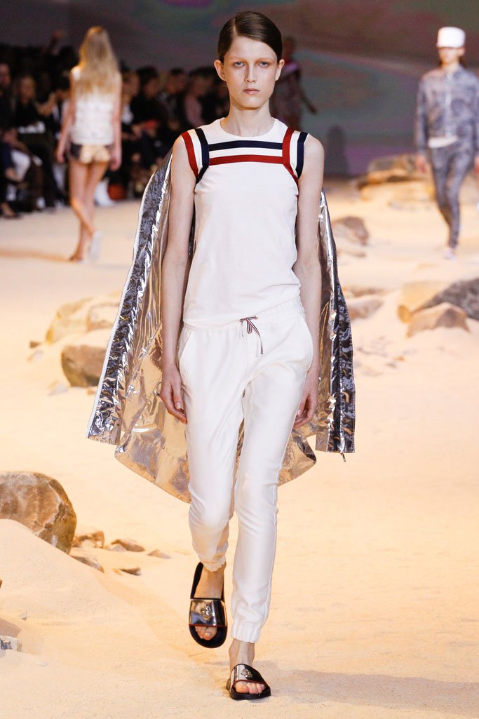 Moncler Gamme Rouge（盟可睐）2024巴黎时装周时装秀