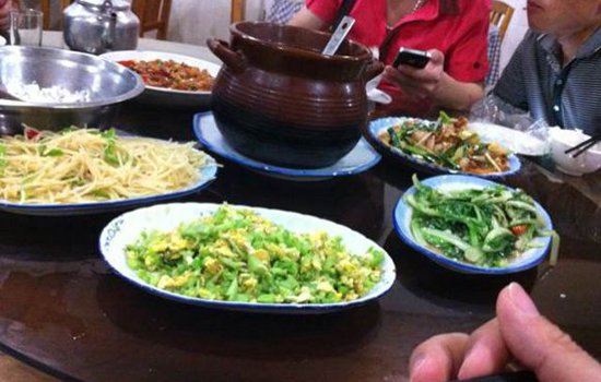 少吃饭多吃菜能减肥吗 减肥不能刻意避开主食