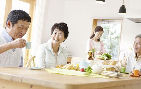 少吃饭多吃菜能减肥吗 减肥不能刻意避开主食