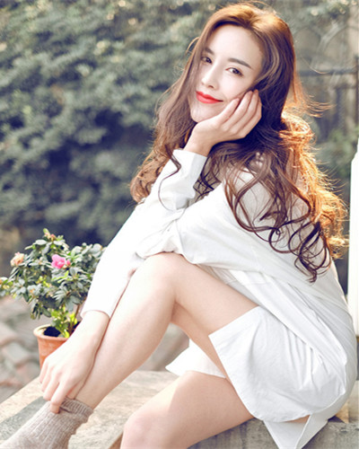 脸长的女生适合什么刘海 少女空气刘海PK气质中分