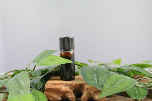 护发精油的作用 带给你洗发水和护发素没有的护发功效