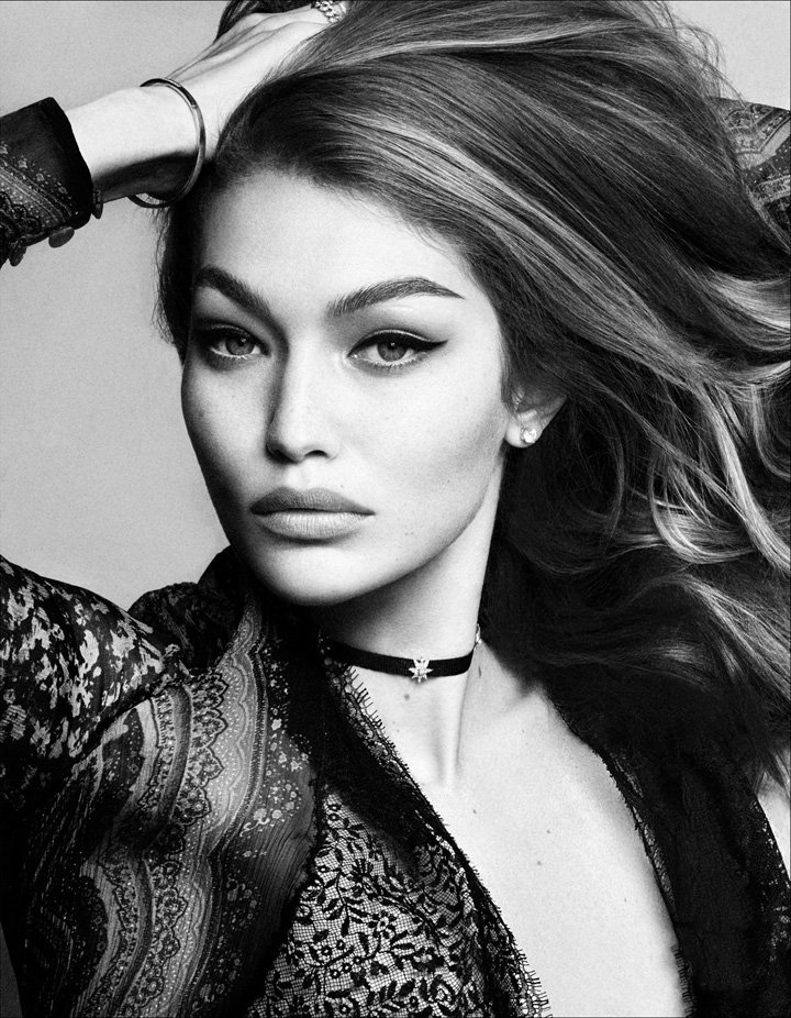 超模Gigi Hadid 演绎《Vogue》时尚杂志大片