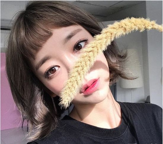 发尾外翘的短发发型 俏皮可爱又减龄