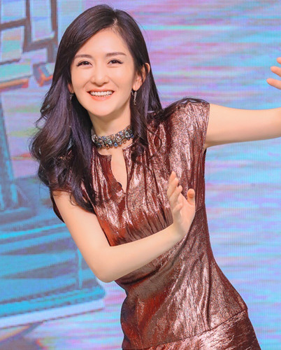 杨幂谢娜林志玲都在留90度刘海 换个刘海颜值逆天