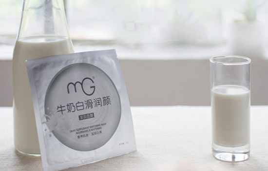 美即牛奶白滑润颜面膜怎么样 至少浓郁的奶香就很吸引人