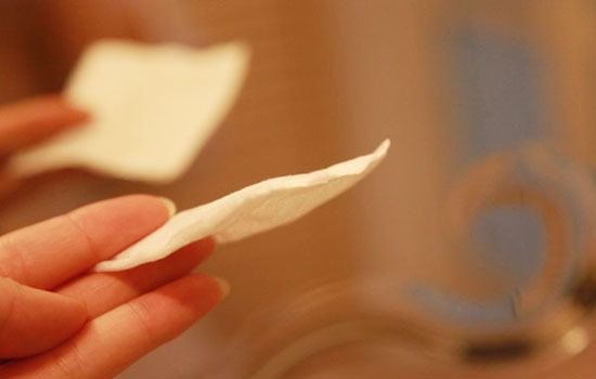 卸妆油怎么用才不伤肤？ 教你卸妆油的使用方法